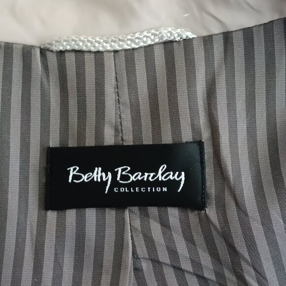 Stylish coat for women - Picture 3 of 5